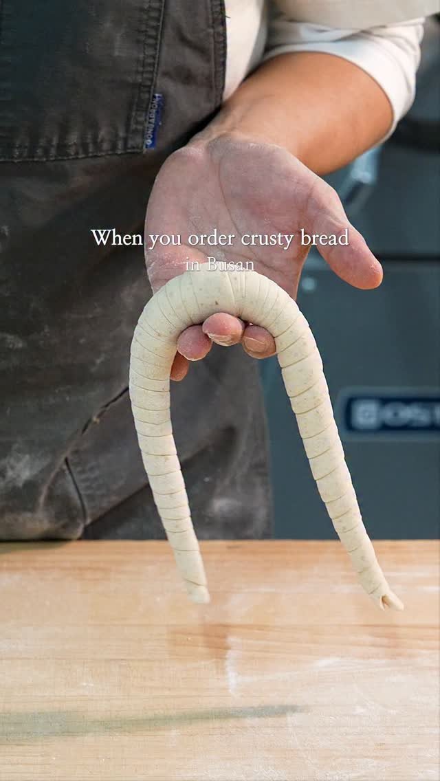 coffeegomi 게시물 이미지: 국내에선 유일하다는 뿔 모양 하드빵!
부산에 있는 #쿠루미과자점...