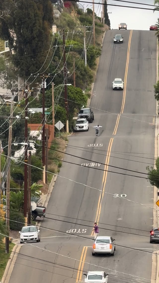 coletrotta 게시물 이미지: i bombed the craziest hill in socal 👀

milton...