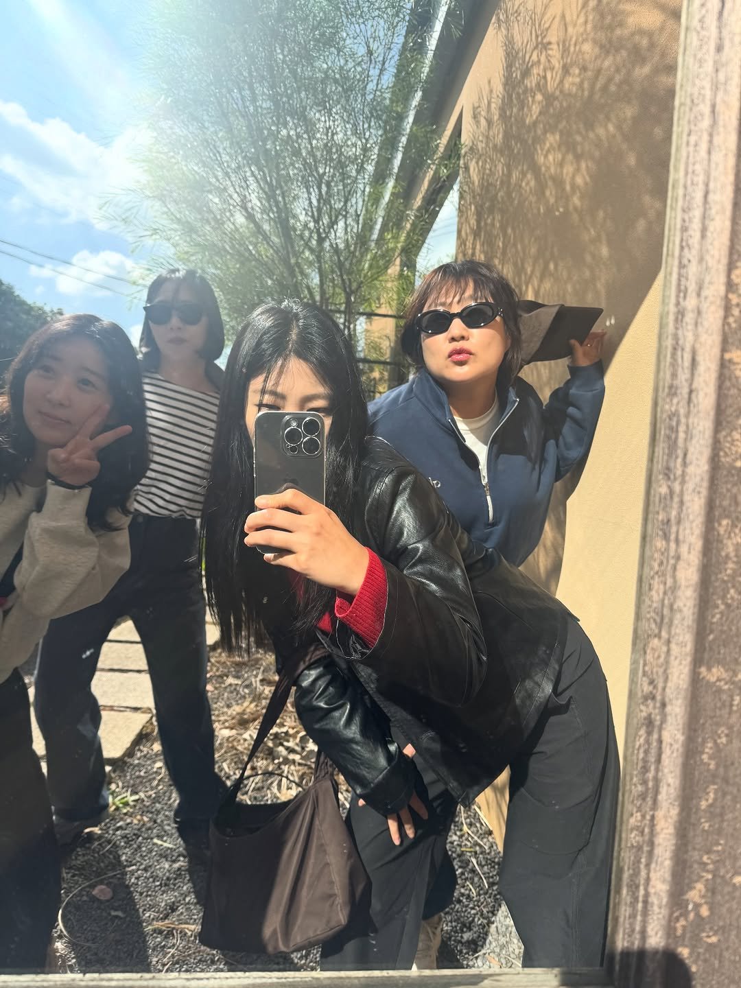 Photo by 이수지 on November 05, 2025. May be a selfie of mirror and text.