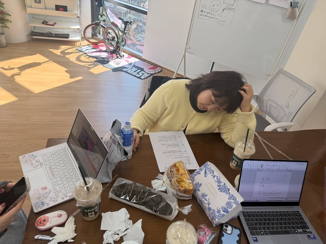 Photo shared by 이수지 on February 02, 2026 tagging @umgdam, and @arimreal. May be an image of studying, laptop, desk, bureau, office and text.