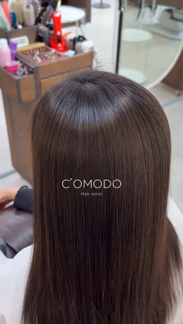 comodo_magic 게시물 이미지: #유리매직
누적된 손상도를 파악하고, 
경계를 철저히 보호하며 매끄럽게 모발의 결을...