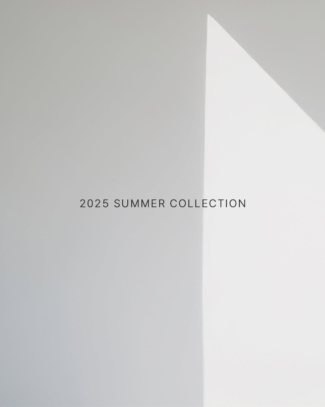 Photo by 컨셉원 concepts1one on July 17, 2025. May be an image of text that says '2025 2025SUMMERCOLLECTION SUMMER SUMMER COLLECTION'.
