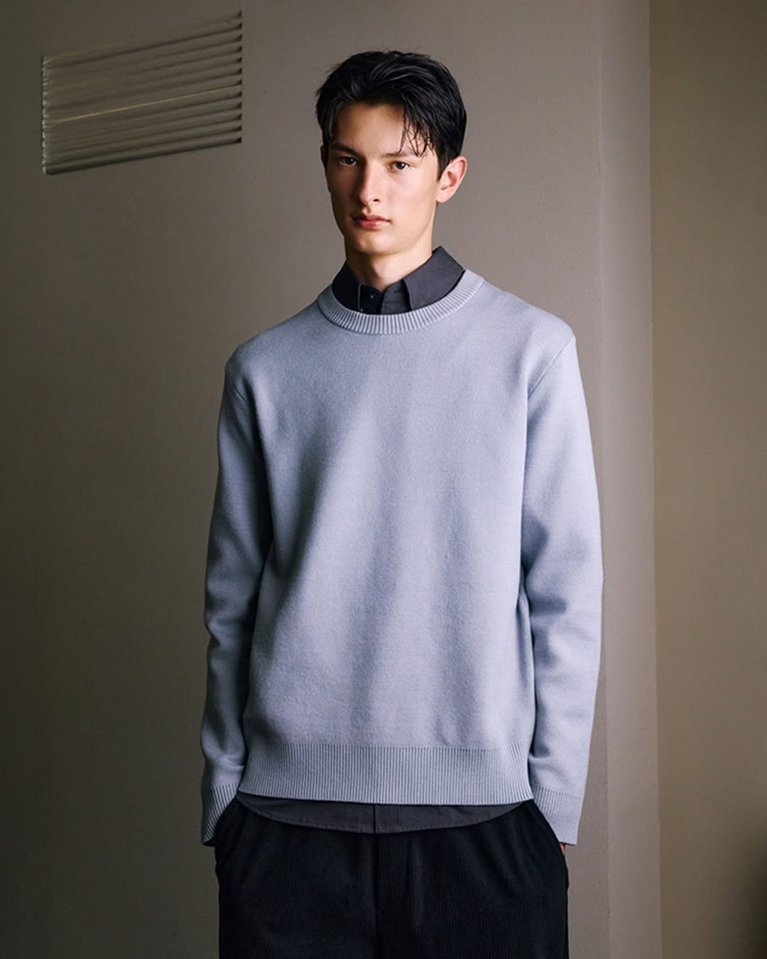 Photo by 컨셉원 concepts1one on October 09, 2025. May be an image of cardigan, fleece, wool and text.