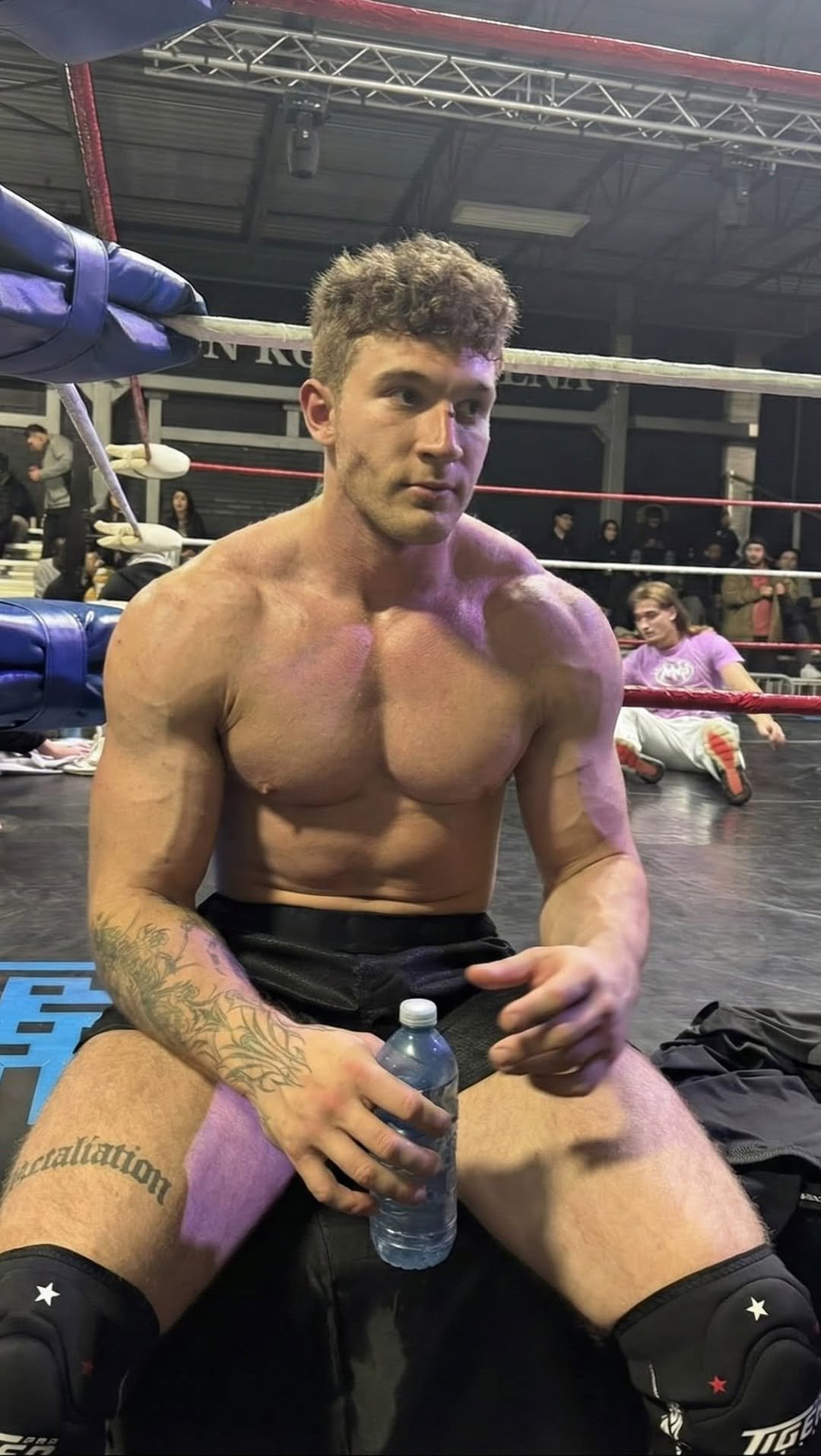 connorsinann 게시물 이미지: PROFESSIONAL WRESTLER 🤼 Should I wrestle...