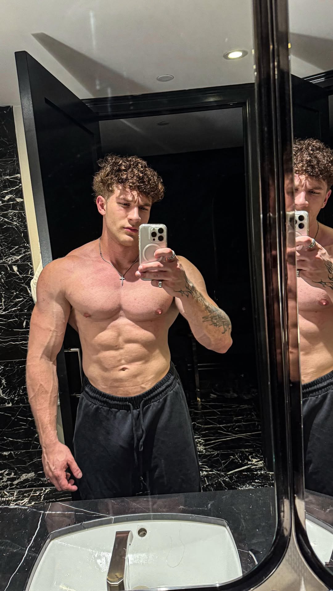 connorsinann 게시물 이미지: Thanks man :( #connorsinann