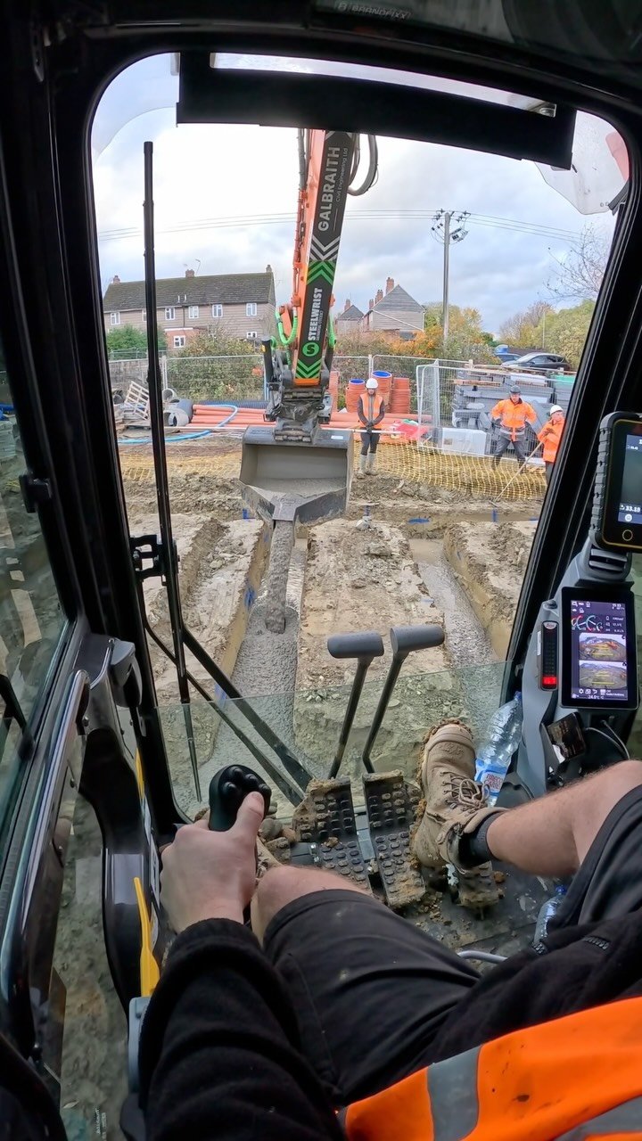 conor_the_digger_driver 게시물 이미지: Satisfying Concrete Pour 🤌...