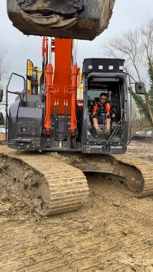 conor_the_digger_driver 게시물 이미지: Digger Driver Daily Vlog...
