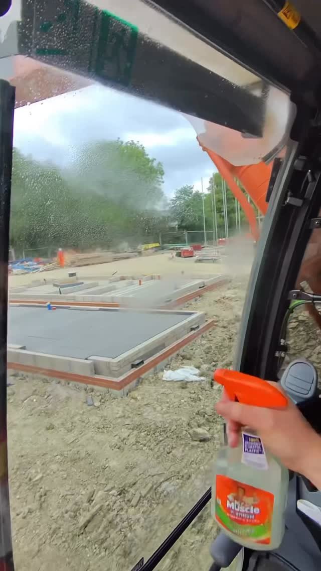 conor_the_digger_driver 게시물 이미지: Monday refresh, office cleanup 🧼...