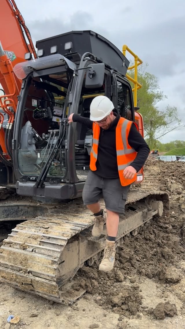 conor_the_digger_driver 게시물 이미지: The struggle is real...