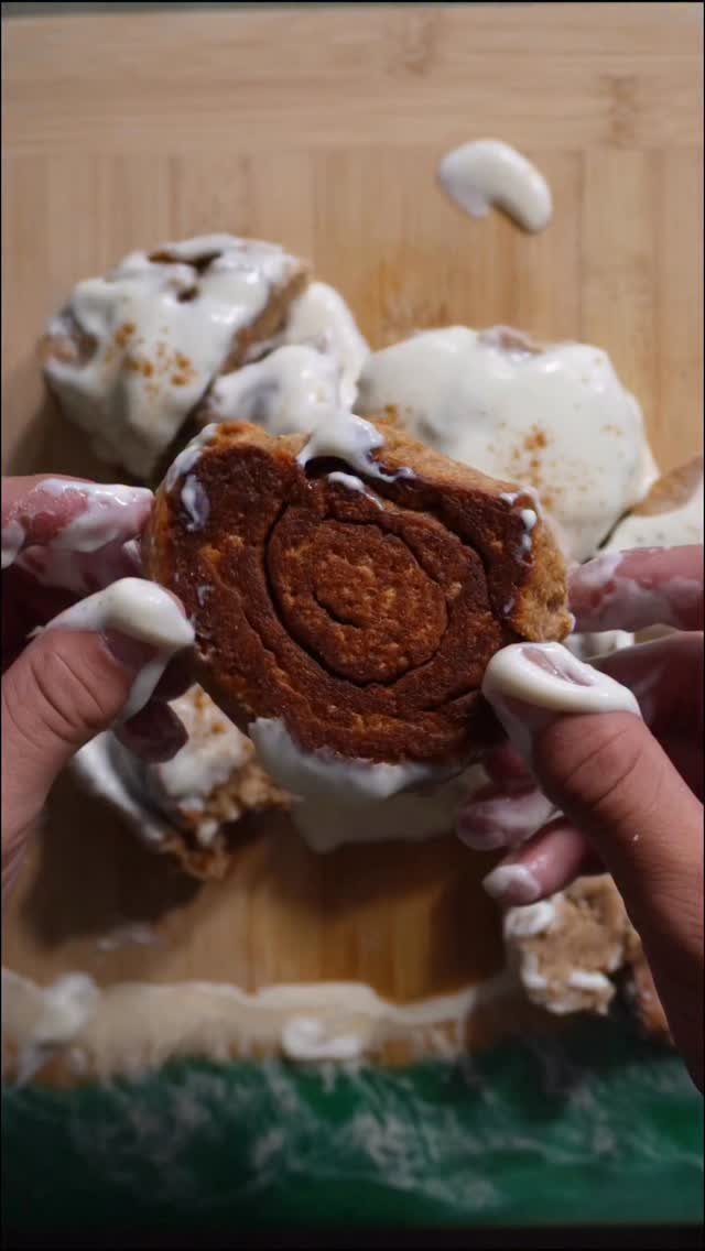 cookedbyalexander 게시물 이미지: HIGH PROTEIN CINNAMON BUNS 🤤🔥
Soft, fluffy,...