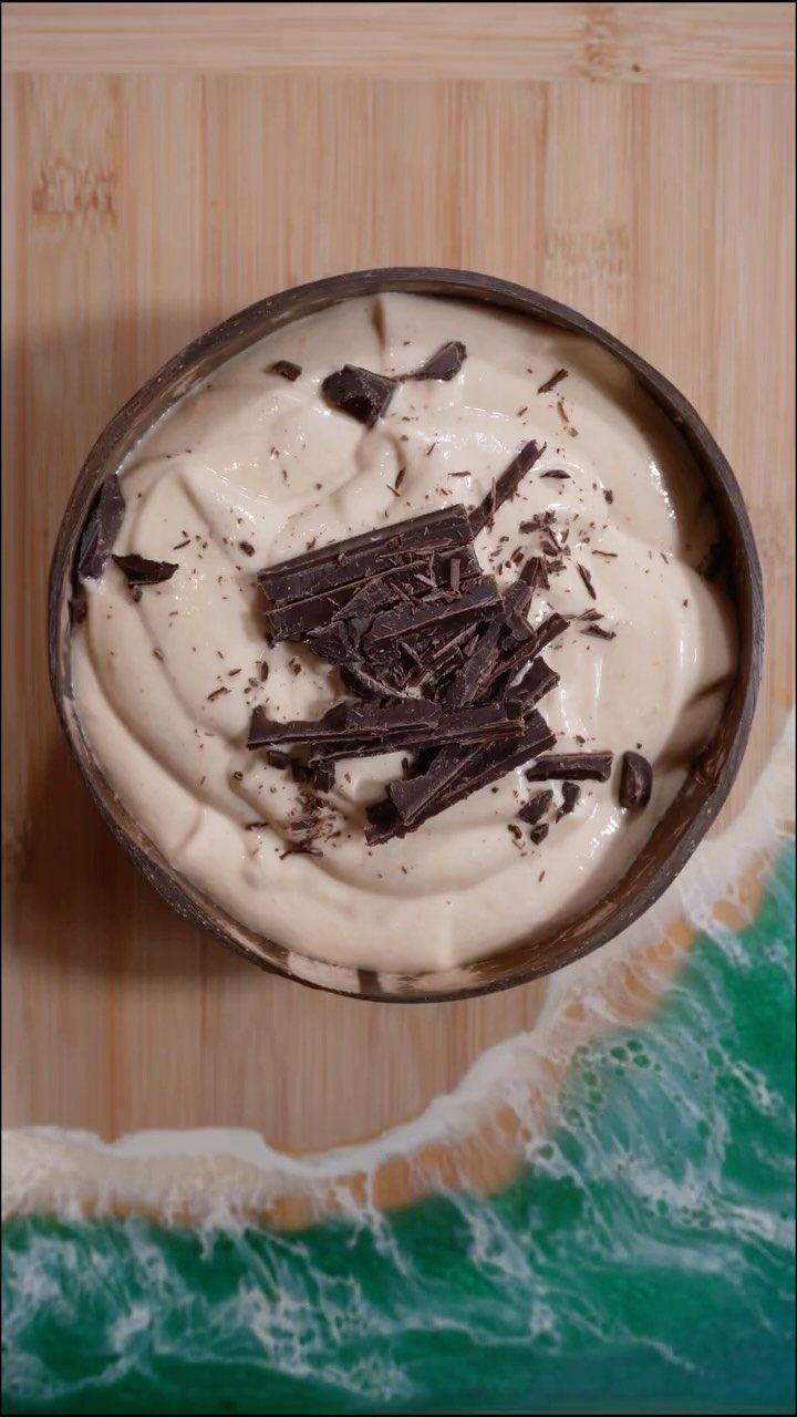 cookedbyalexander 게시물 이미지: CHOCOLATE PEANUT BUTTER SMOOTHIE BOWL...
