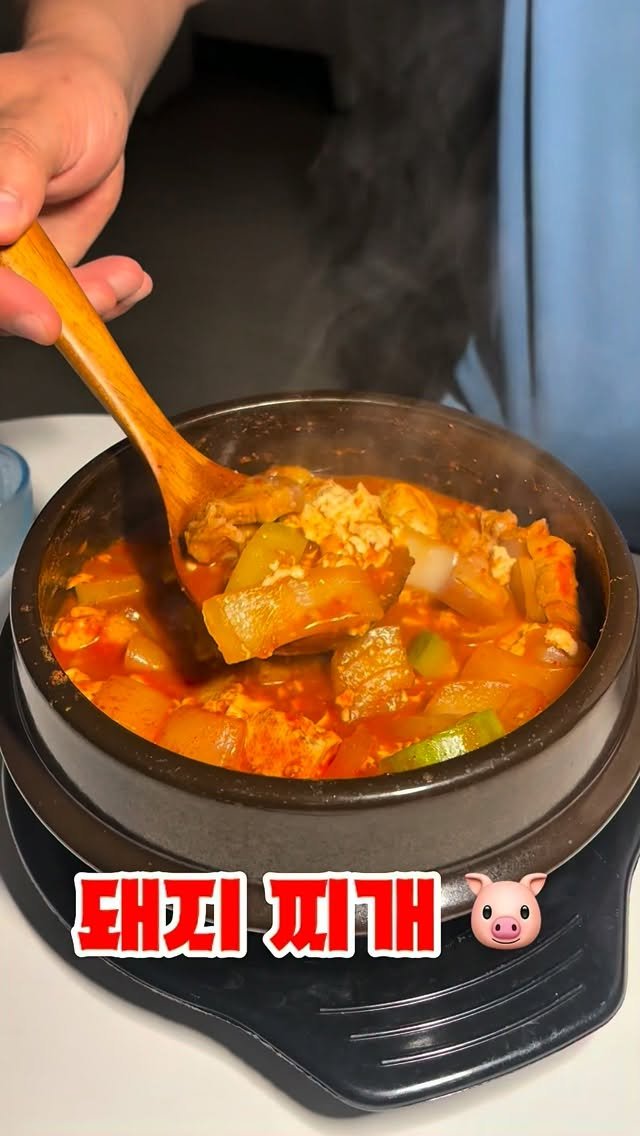 cooking_man93 게시물 이미지: 5분이면 만드는데 역대급 찌개 였습니다

재료 및 레시피
돼지고기 200g(삼겹살,...