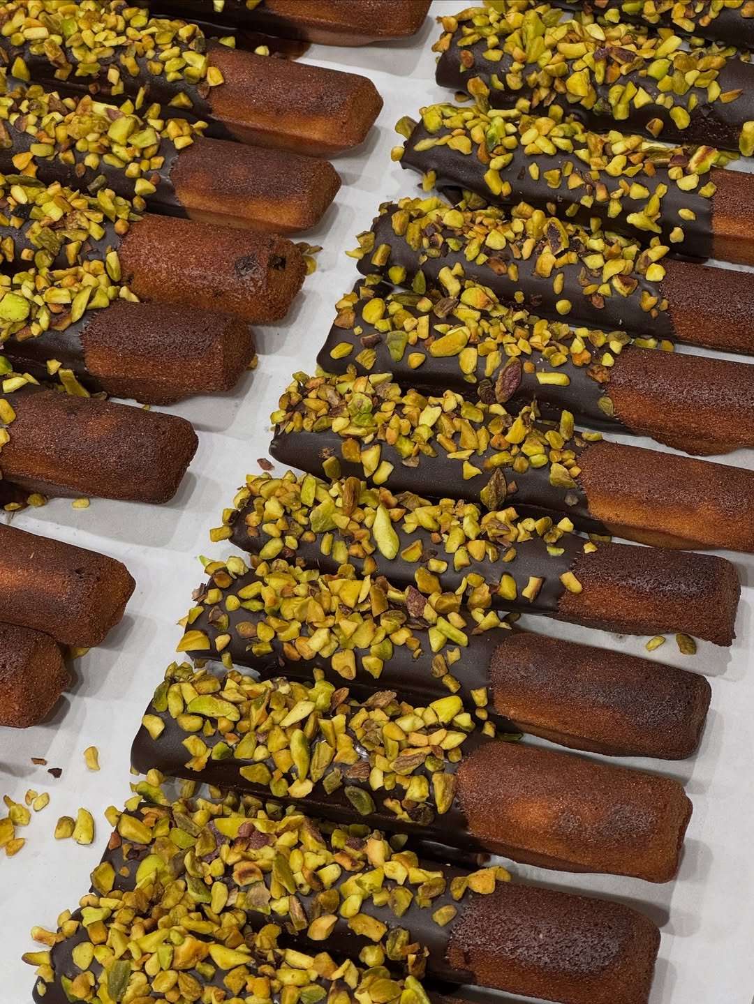 Photo by 화성답례품| 쌀디저트 | 통밀디저트 | 향남과자상점 on November 08, 2025. May be an image of pastry and text.