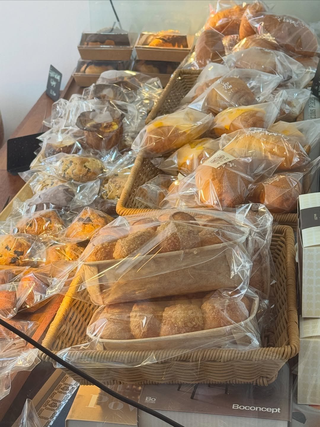 cooking_store_hn 게시물 이미지: 두바이 소금빵의 겉은 평범(?)하게 생겼지만,,속은 진짜,,
가득차있답니다
직접...