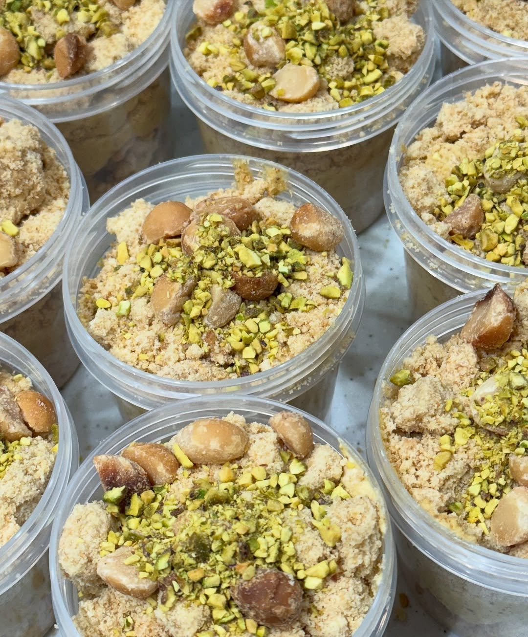 Photo by 화성답례품| 쌀디저트 | 통밀디저트 | 향남과자상점 on August 13, 2025. May be an image of fudge, granola and text.