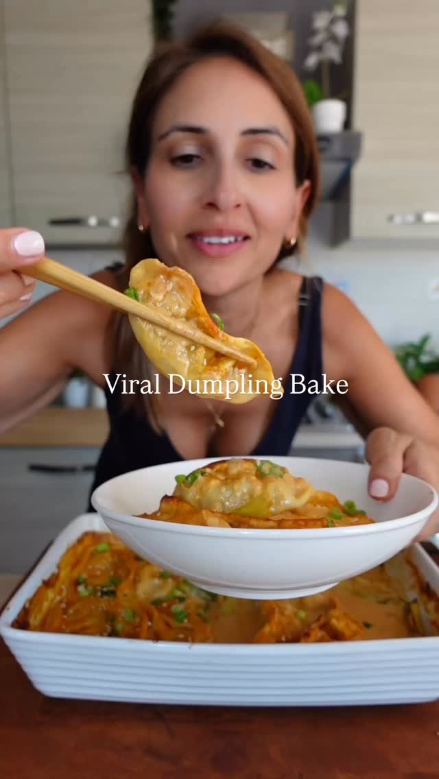 cookingwithayeh 게시물 이미지: Have you tried the viral Dumpling Bake???...