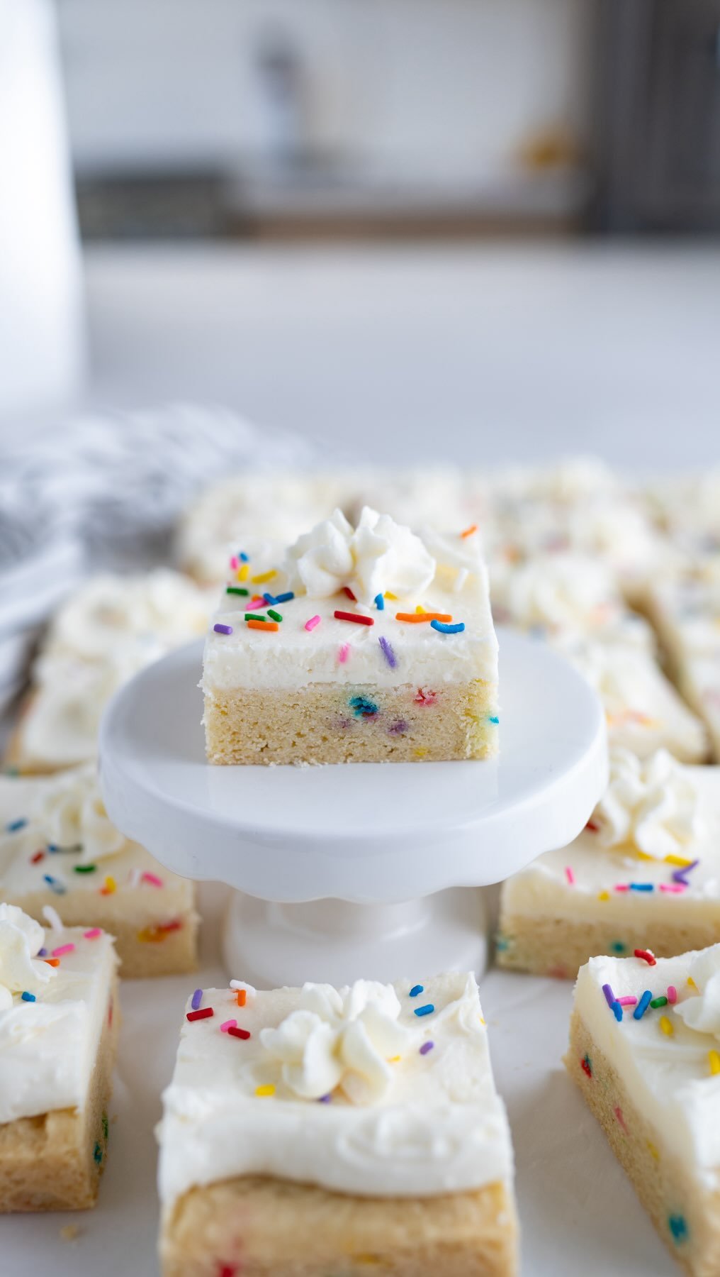 cookingwithkarli 게시물 이미지: These Funfetti Milkshake Cookie Bars are your...