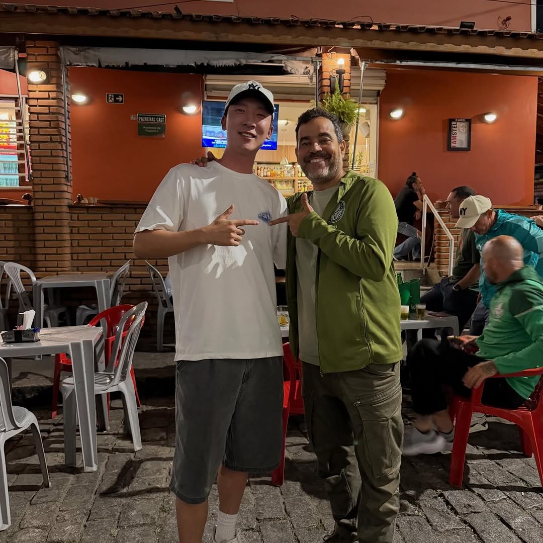 coreano_kim 게시물 이미지: 브라질 축구 스타를 배출하는 인물🇧🇷

A pessoa que está...