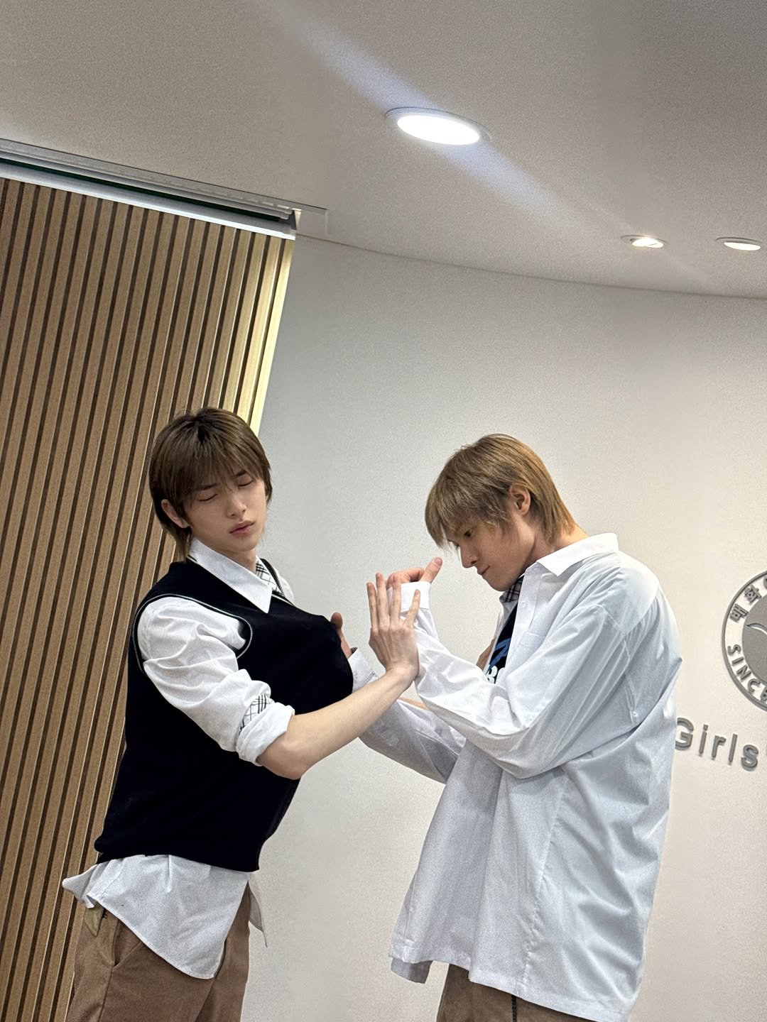 Photo by CORTIS on March 27, 2026. May be an image of one or more people and text that says 'ΜЛИKX SINA Girls'.