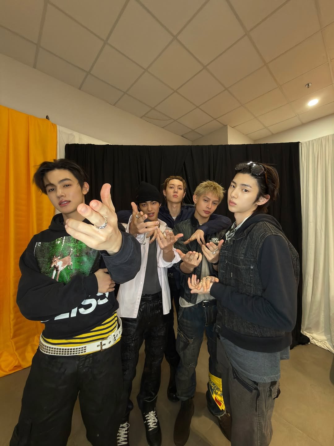 cortis 게시물 이미지: I LOVE U INDONESIAAAAA