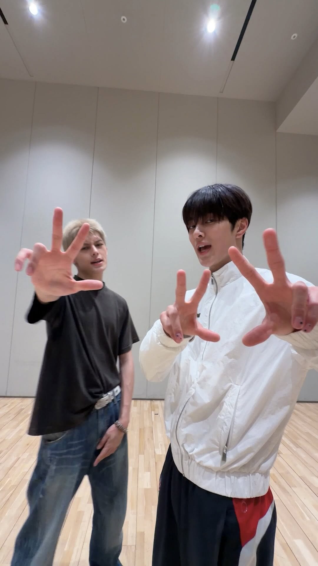 cortis 게시물 이미지: I am iconic by mistake

#CORTIS #코르티스 #ICONICBYMISTAKE