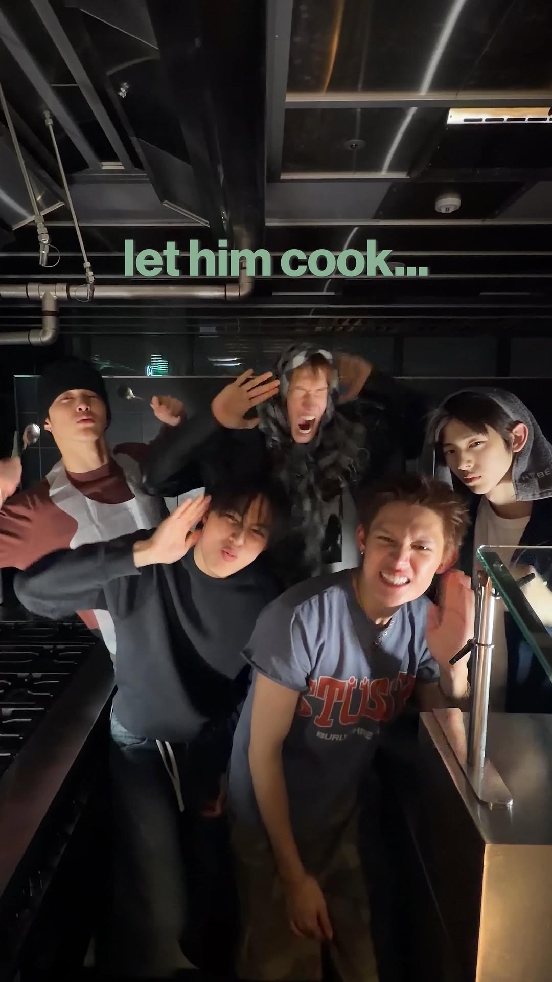 cortis 게시물 이미지: The 2nd EP [GREENGREEN] physical album...