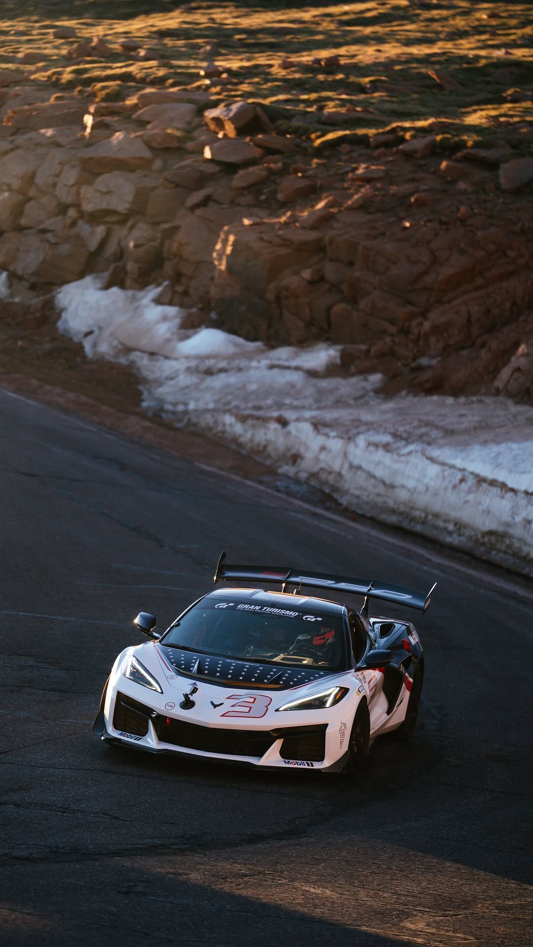corvette 게시물 이미지: All eyes are on INDY Car driver @jrhildebrand...