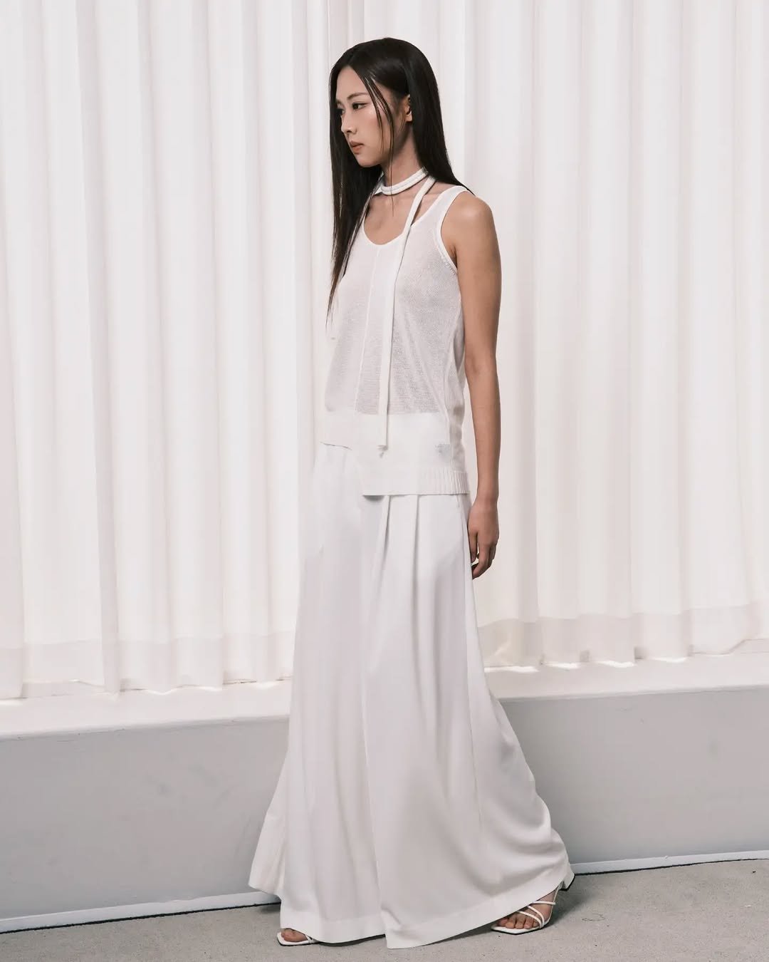 cotevoce_official 게시물 이미지: Step Hem Knit Sleeveless_White

Size: Free

앞면...