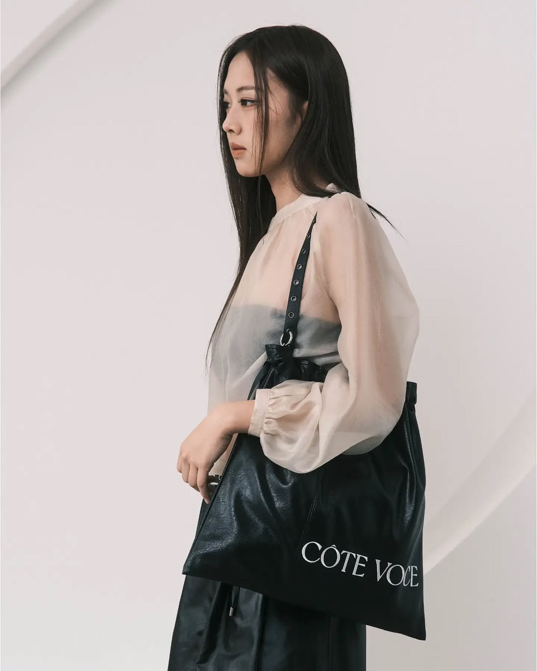 cotevoce_official 게시물 이미지: See-through Balloon Sleeve Neck...