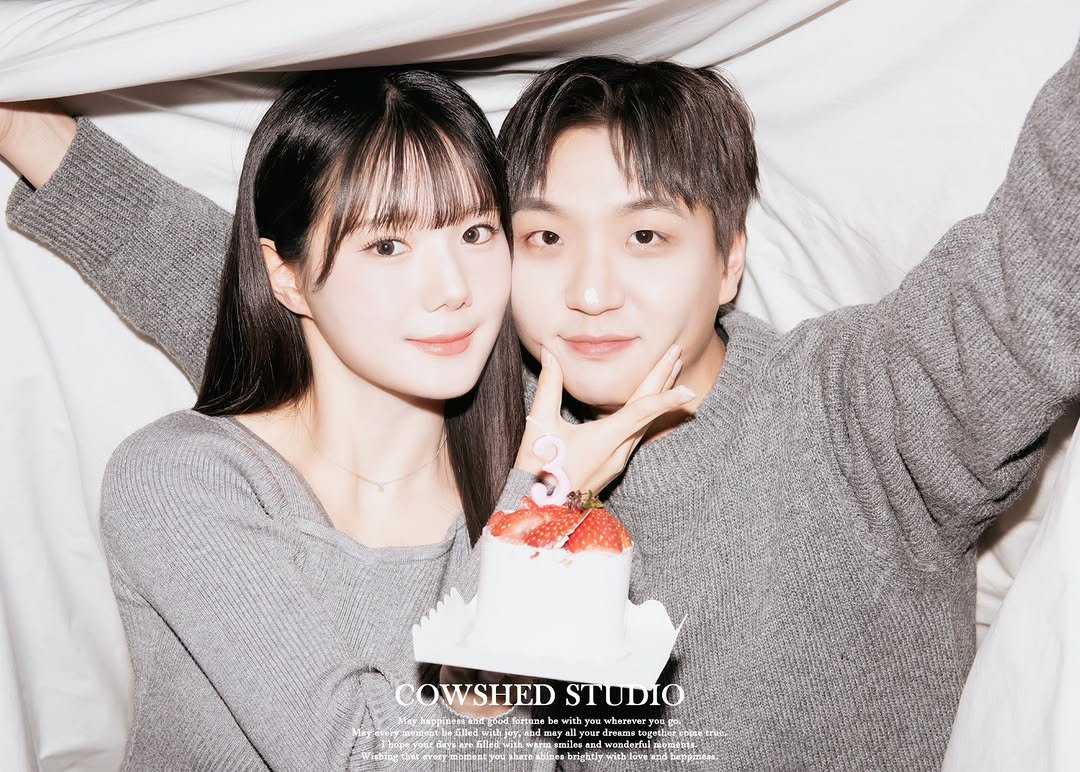 Photo by 외양간 스튜디오 | 홍대사진관 · 커플사진 · 커플스냅· 프로필사진 · 홍대증명사진 on April 12, 2026. May be an image of one or more people, bangs and text.