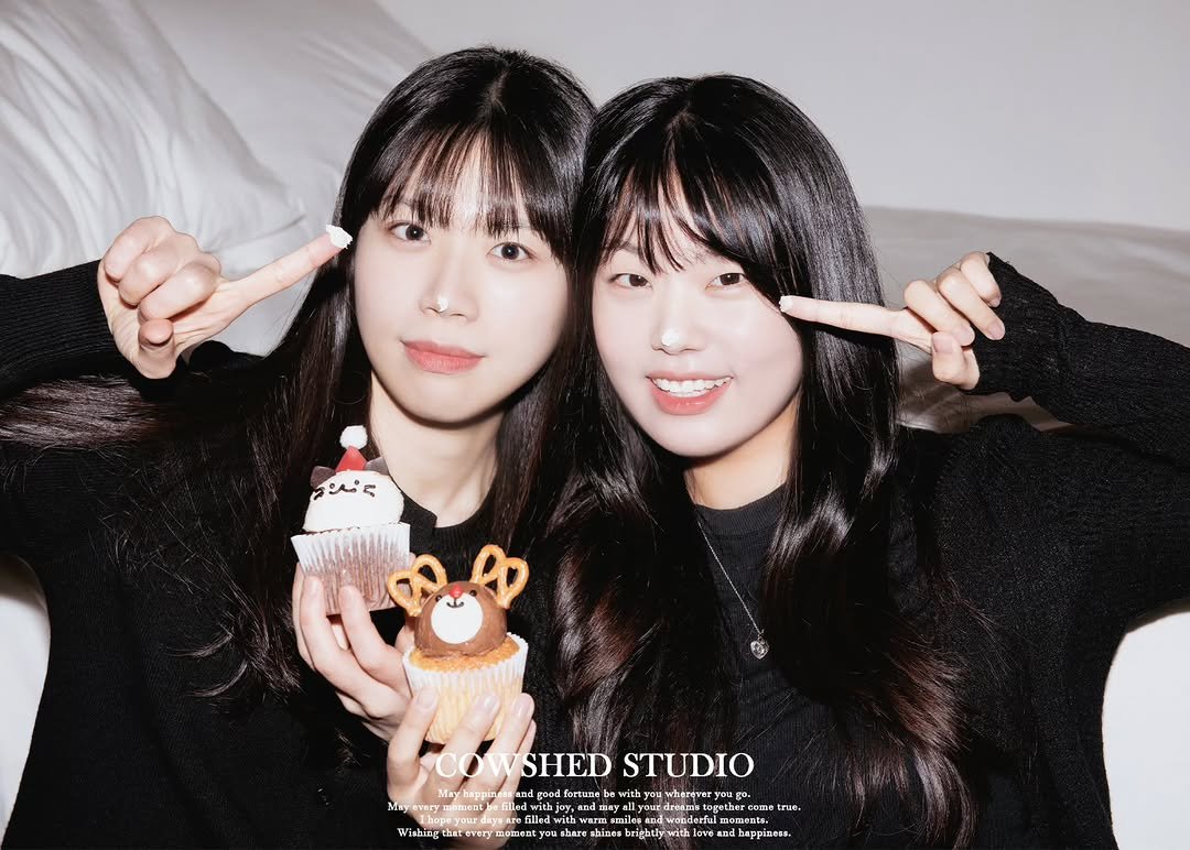 Photo by 외양간 스튜디오 | 홍대사진관 · 커플사진 · 커플스냅· 프로필사진 · 홍대증명사진 on January 16, 2026. May be an image of one or more people, hair and text.