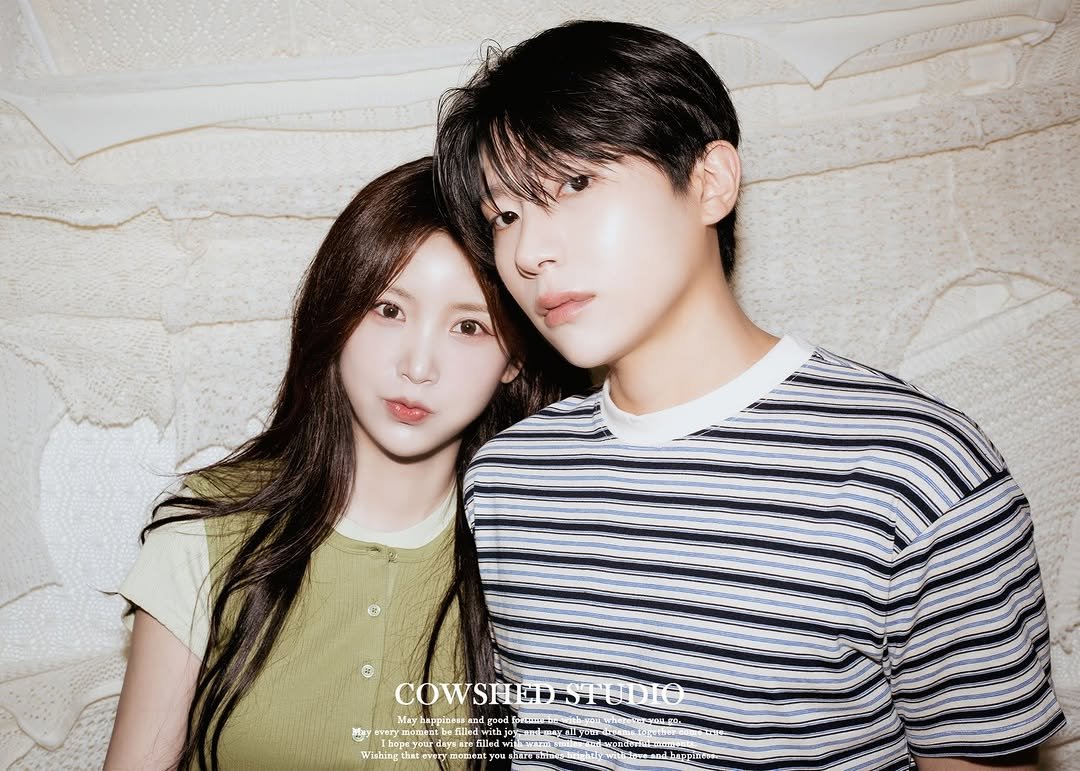 cowshed_studio 게시물 이미지: 예 그렇게 됐네요 😎 #커플사진 #韓国人