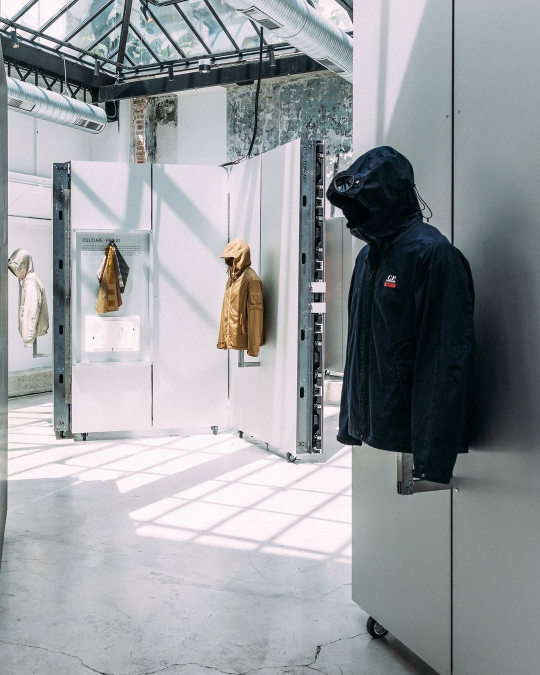 cpcompany 게시물 이미지: Behind The Seams Vol. 3 | Paris

The C.P....