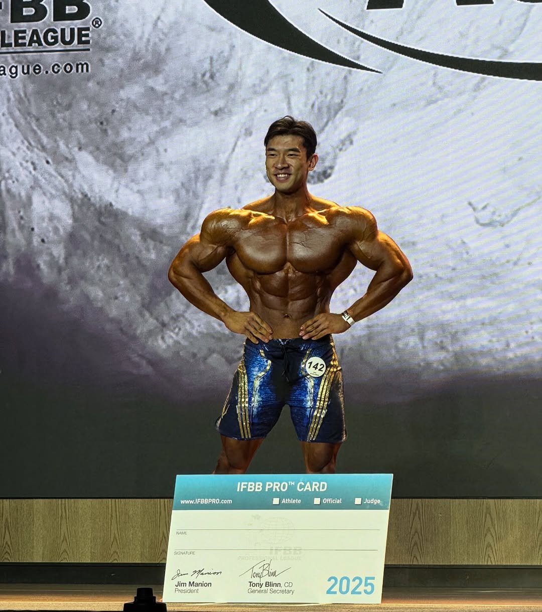 cqr_jin 게시물 이미지: 드디어 ifbb 프로 카드 획득에 성공했습니다!

5월부터 7월 대회까지 3번이나...