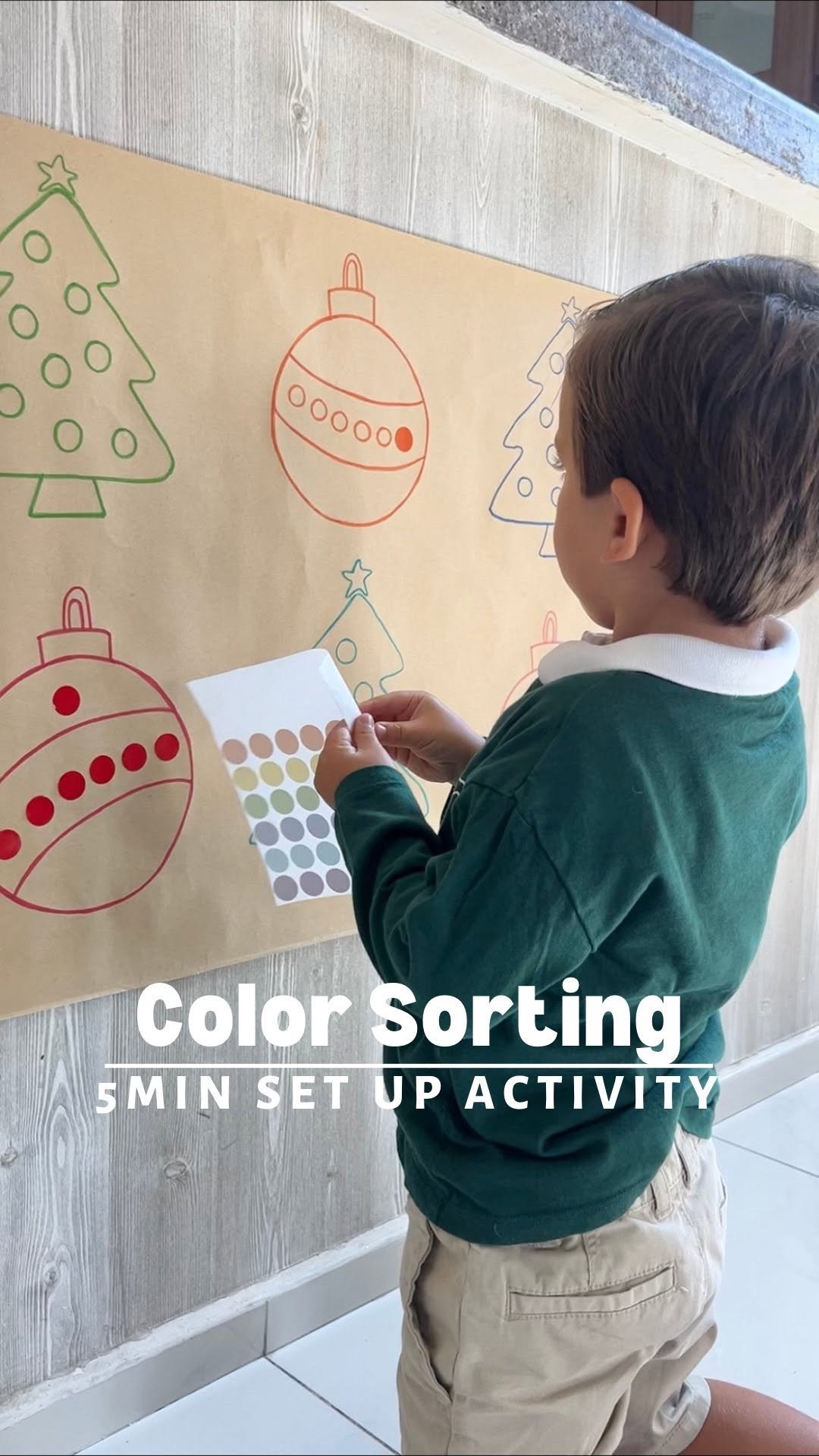 crafty.moms 게시물 이미지: The easiest no-mess holiday activity EVER!...