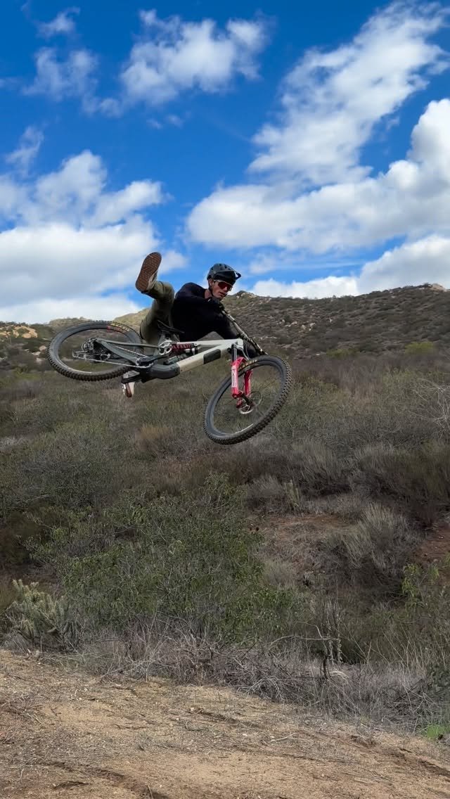 crankbrothers 게시물 이미지: SOCAL LOAM 😱 Hard to beat a day like that...