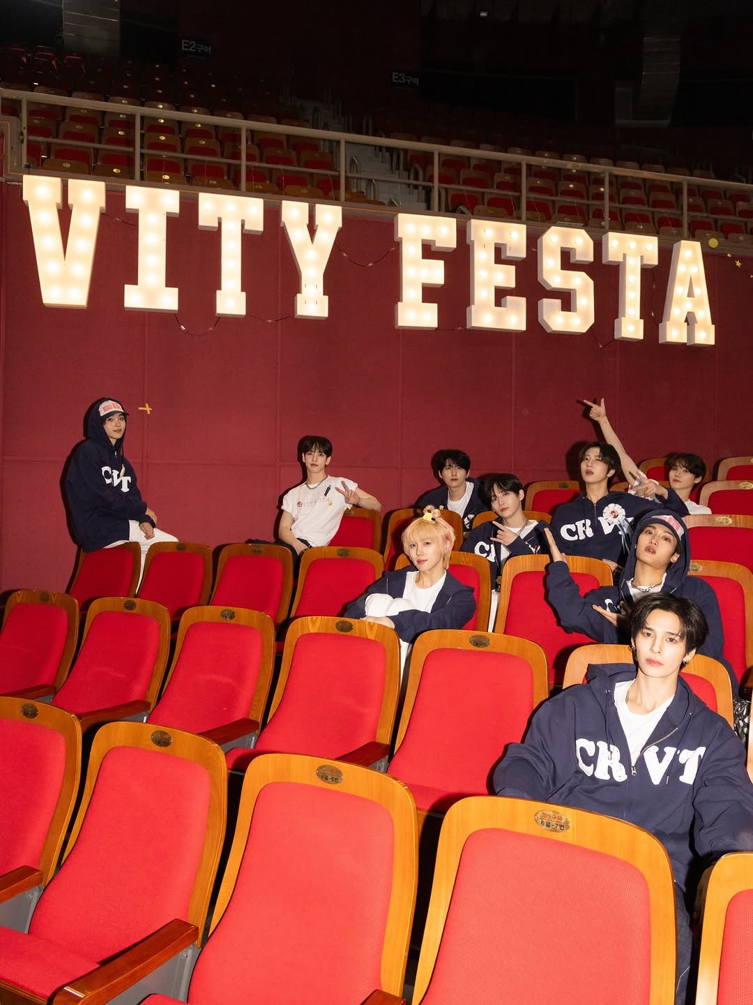 Photo by 크래비티 공식 인스타그램 on February 09, 2026. May be an image of poster and text that says 'VITY FESTA 또 CF CRVT vr 蜜神'.