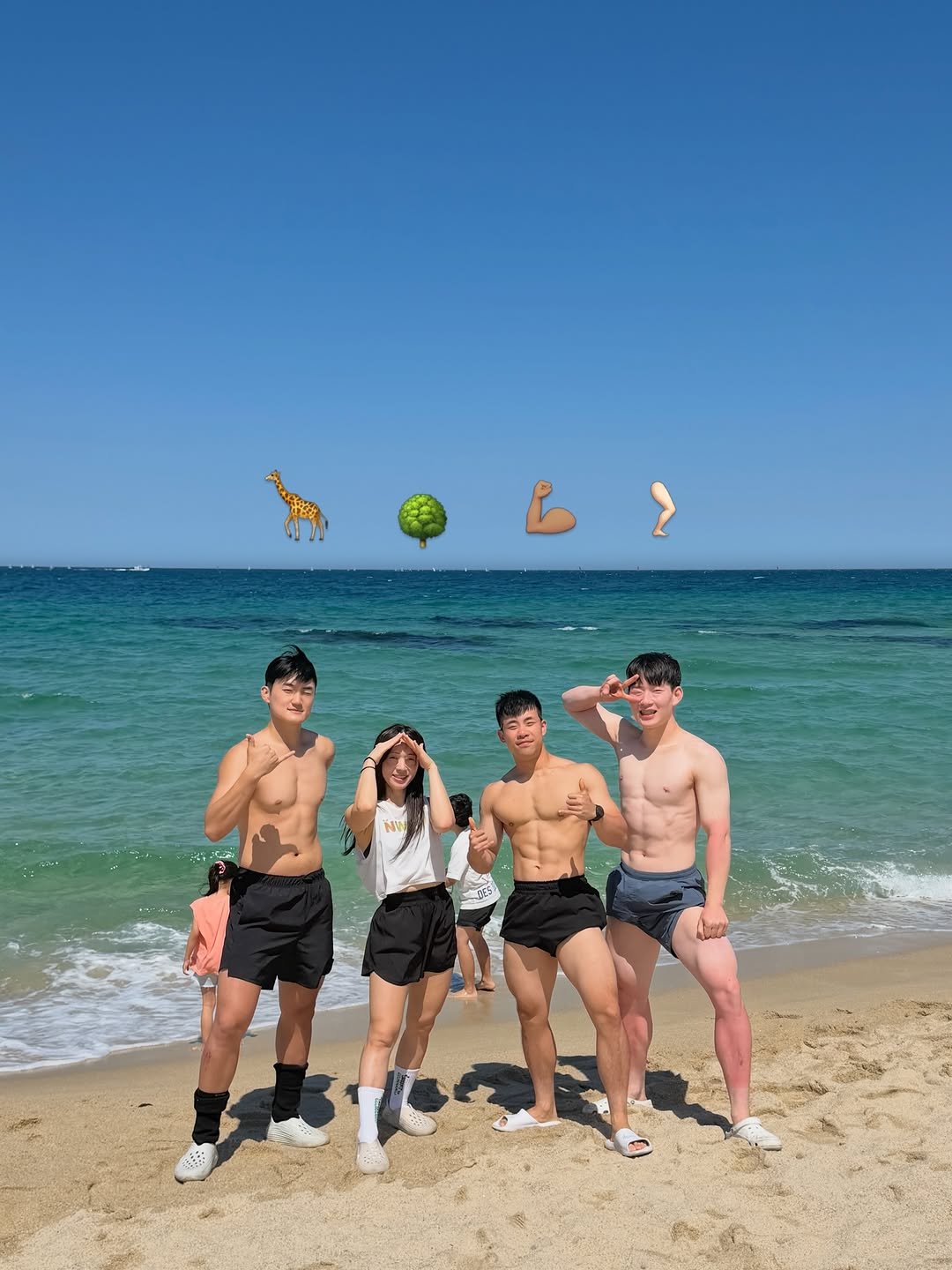 crossfit_ggumnamu 게시물 이미지: 귀엽고 든든한 우리 팀원들 ..•• 🐳🩵

여러분의 첫 대회인 만큼
내가 더 살피고...