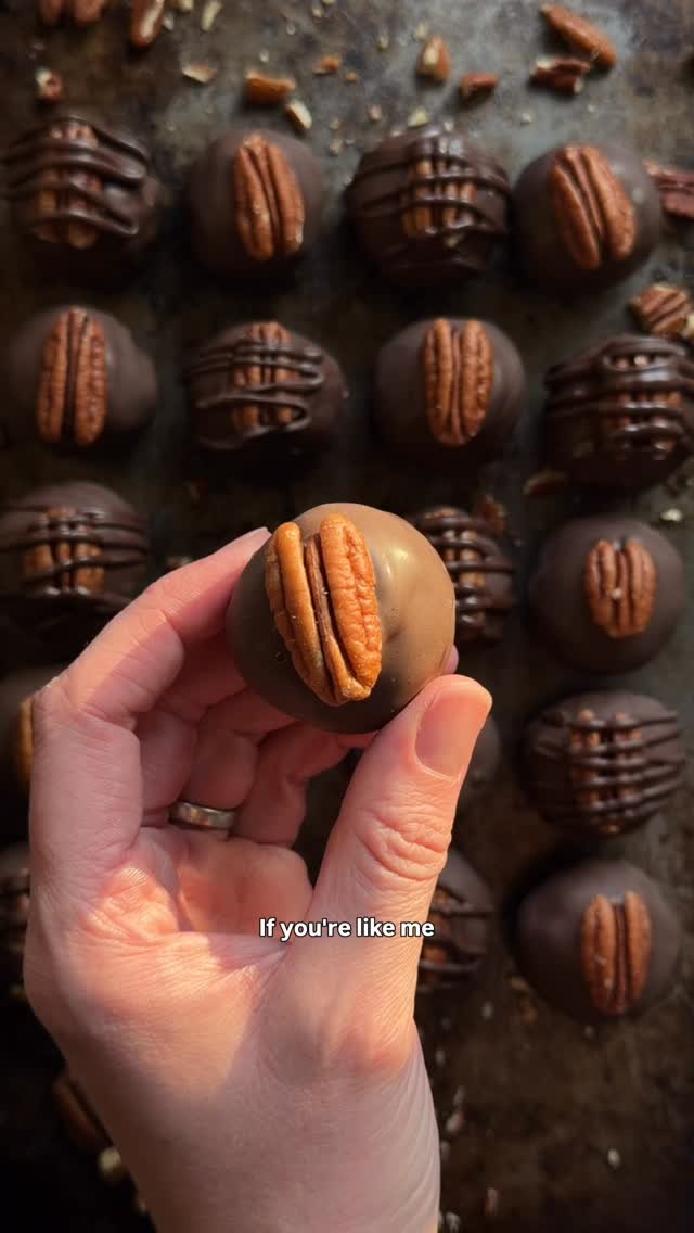 crowded_kitchen 게시물 이미지: Homemade Bourbon Balls for Day 21 of our...