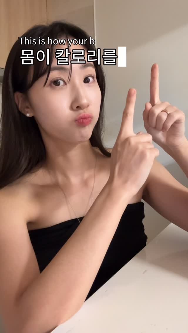 crystal__yoga 게시물 이미지: 다이어트를 시작하면 사람들은 보통 두 가지를 하죠. 
1️⃣ 먹는 걸...