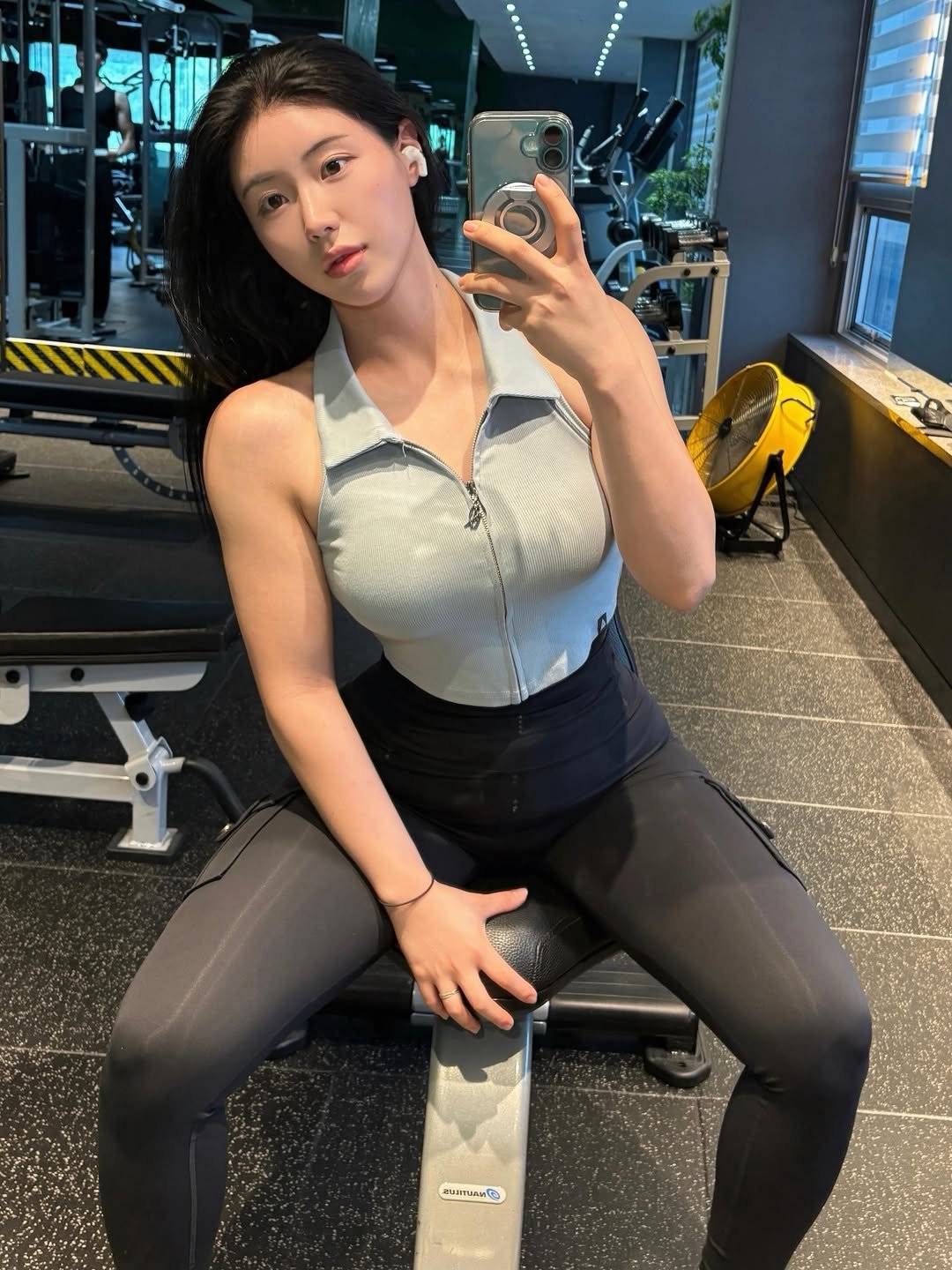 ctrl_yeon_ 게시물 이미지: 이번 신상 너무 이뻐서 받자마자 숨멎,,,,!!!!
안 입어 본 사람 없으면 좋겠다...