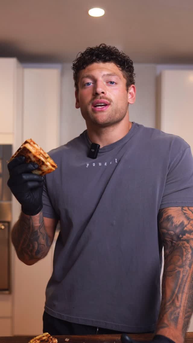 curlyscookin 게시물 이미지: Buffalo Chicken Quesadilla

Ingredients:
-...