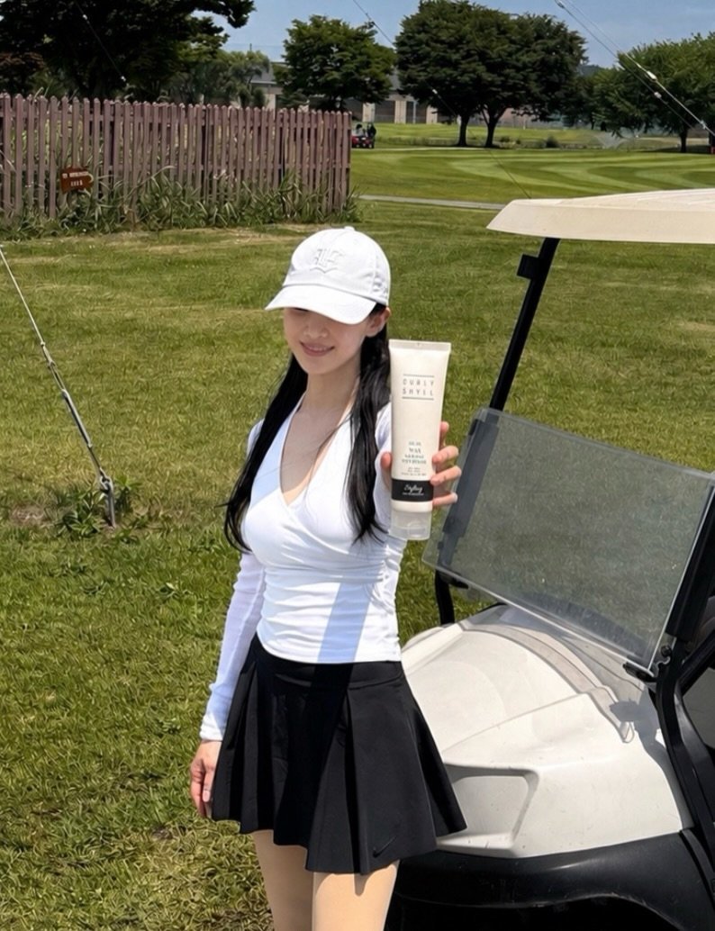 cutehyon_ 게시물 이미지: .
✔️ 스윙은 살리고,
날리는 잔머리는 잠재우고. ⛳️

라운딩 끝까지 흐트러짐...