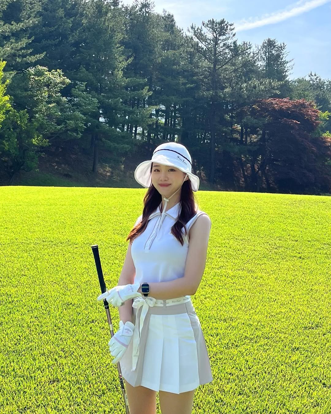 cutehyon_ 게시물 이미지: .
오늘도 행복한 라운딩⛳️

페라 신상 트임버킷햇
햇볕이 쨍쨍할때
요 모자하나...