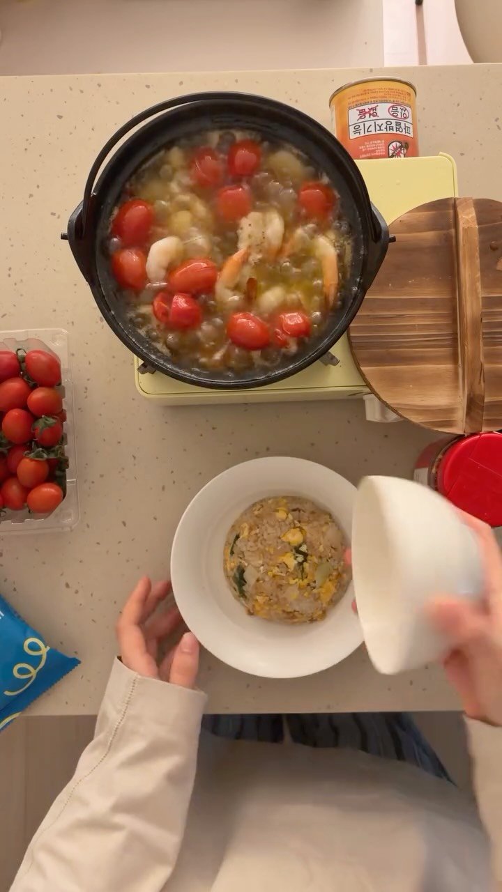 cwood_room 게시물 이미지: 새로운 힐링푸드.,, 새우왕창 감바스파스타에 계란볶음밥 …. 🍤

마트 할인으로...