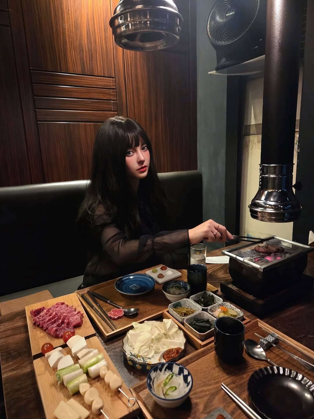 #Sponsorship #Guai
@yeouido_gu.i
⠀
For those looking for elegant meals and sincere course meals,
🥩 "Guai," a restaurant specializing in grilled beef braziers recommended.
You can enjoy premium aged meat course meals at a reasonable price.
Dinner course S starts with Jawanmushi (steamed eggs).
Grilled Boneless Galbi, Chuck Flap Tail, Ribs and Grilled Cheese, Marshmallows,
Assorted Vegetable Skewers, Black Tiger Shrimp, Uni Sea Tenderloin Roll,
Beef tartare (Korean beef 1++), tomato mussel stew, Nagasaki soup, ice cream.
It was a composition that further enhanced the enjoyment of gourmet🥹🤤👍
Also, as the interior of the store becomes more sophisticated centered on wood tones,
It's quiet and cozy.
It is highly recommended for dates, blind dates, business meetings, and small company dinners🙌
If you are looking for a proper beef course in Yeouido,
Experience a special time in Guai😍
⠀
⠀
⠀
⠀
⠀
⠀⠀
#Yeouido Beef #Yeouido Dinner Place #Yeouido Date #Review Note
#Yeouido Restaurant #Course Cuisine #Seoul Restaurant #Date Course #Blind Date Place #Blind Date Restaurant #Date Restaurant #Mukbang Road #Matstagram