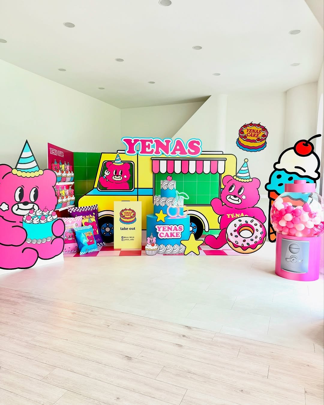Photo by 디매진(D'MAGIN) | 포토존제작 & 행사공간연출 on July 18, 2025. May be pop art of bubble gum, lollipop and text.