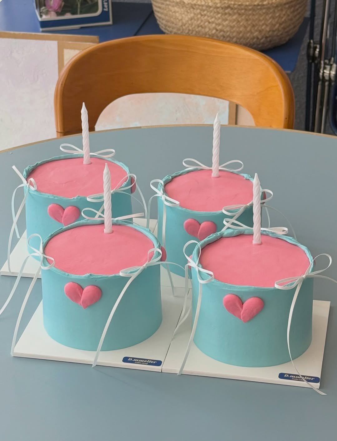 Photo by 수원 행궁동 케이크 디믈리에 on April 26, 2026. May be an image of heart, cake, candle and text.