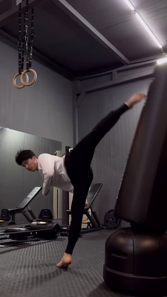 d0_kick 게시물 이미지: 남자는 발차기 아니겠습니까ㅋㅋㅋ

면 텍스처의 쾌적하고 통기성이 좋은 프리미엄...
