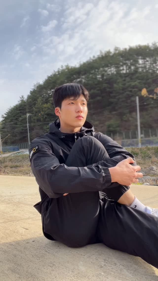 d0_kick 게시물 이미지: 가을이 다가와도 남자는 하체 아니겠습니까ㅋㅋㅋ
@ng_apparel 

일상...